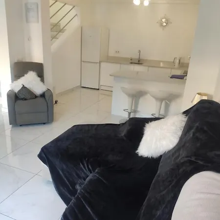 Vakantiehuis Cala Blanca 85 *